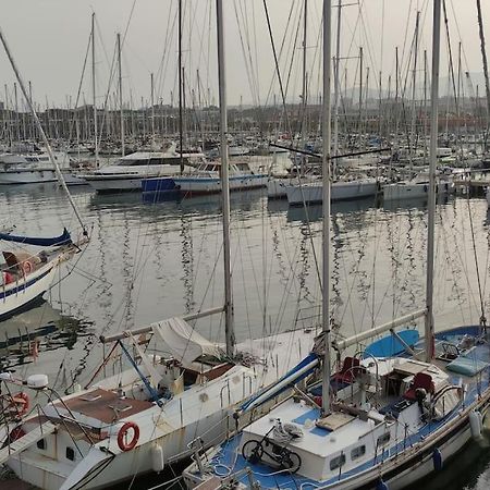 Precioso Barco En Barcelona Hotel Badalona Exterior foto